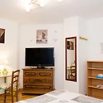 D'hôtes Au Coeur De Nancyb&b Alojamento de Acomodação e Pequeno-almoço 2*