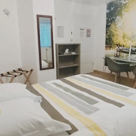 D'hotes Au Coeur De Nancyb&b Alojamento de Acomodação e Pequeno-almoço