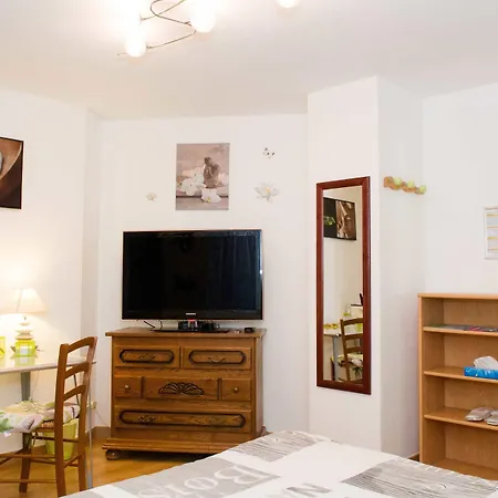 D'hotes Au Coeur De Nancyb&b Proche Gare De ベッド・アンド・ブレックファスト 2*
