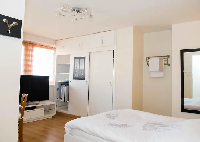 D'hotes Au Coeur De Nancyb&b Proche Gare De Bed & Breakfast 2*